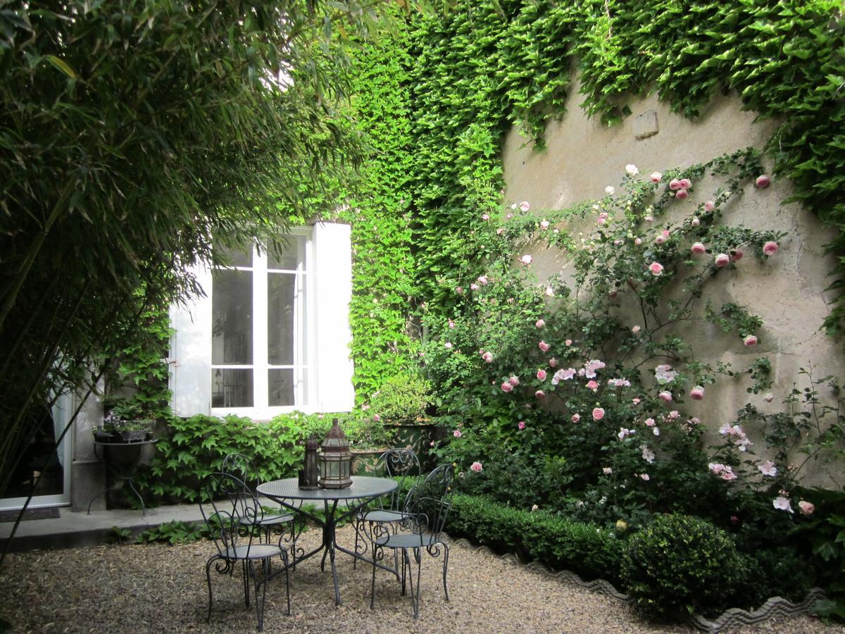 Le Logis Blanc Bed&Breakfast Coursan Экстерьер фото